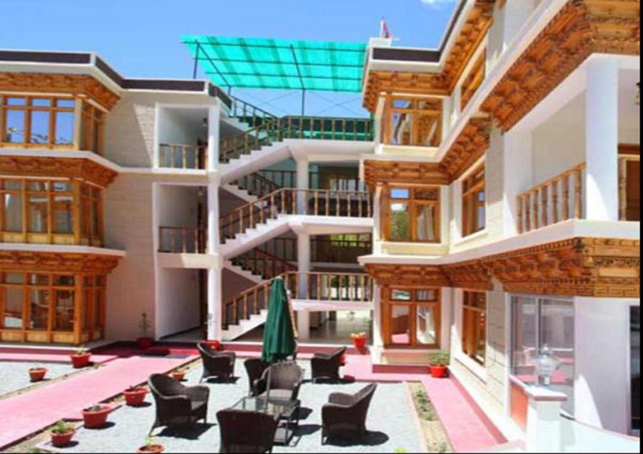 Hotel Om Ladakh ليه المظهر الخارجي الصورة