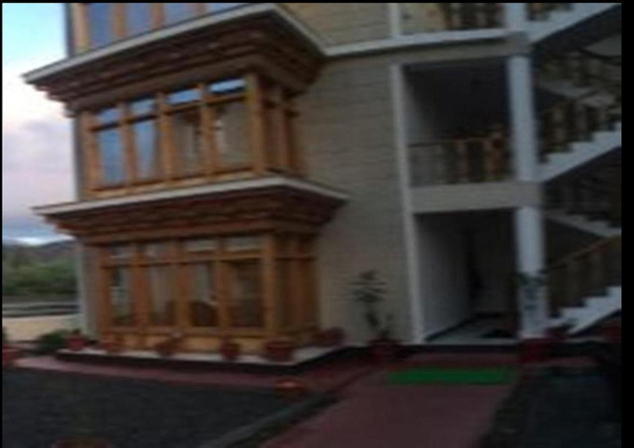 Hotel Om Ladakh ليه المظهر الخارجي الصورة